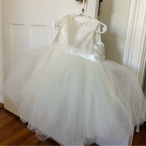 Toddler girls 5T David’s Bridal STYLE# OP218 dress